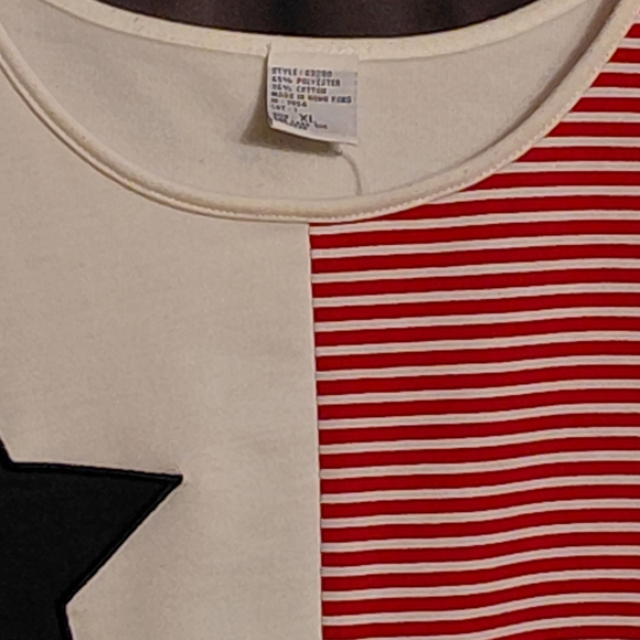 Red and White Star Patterned Shirt - Picture 4 of 4